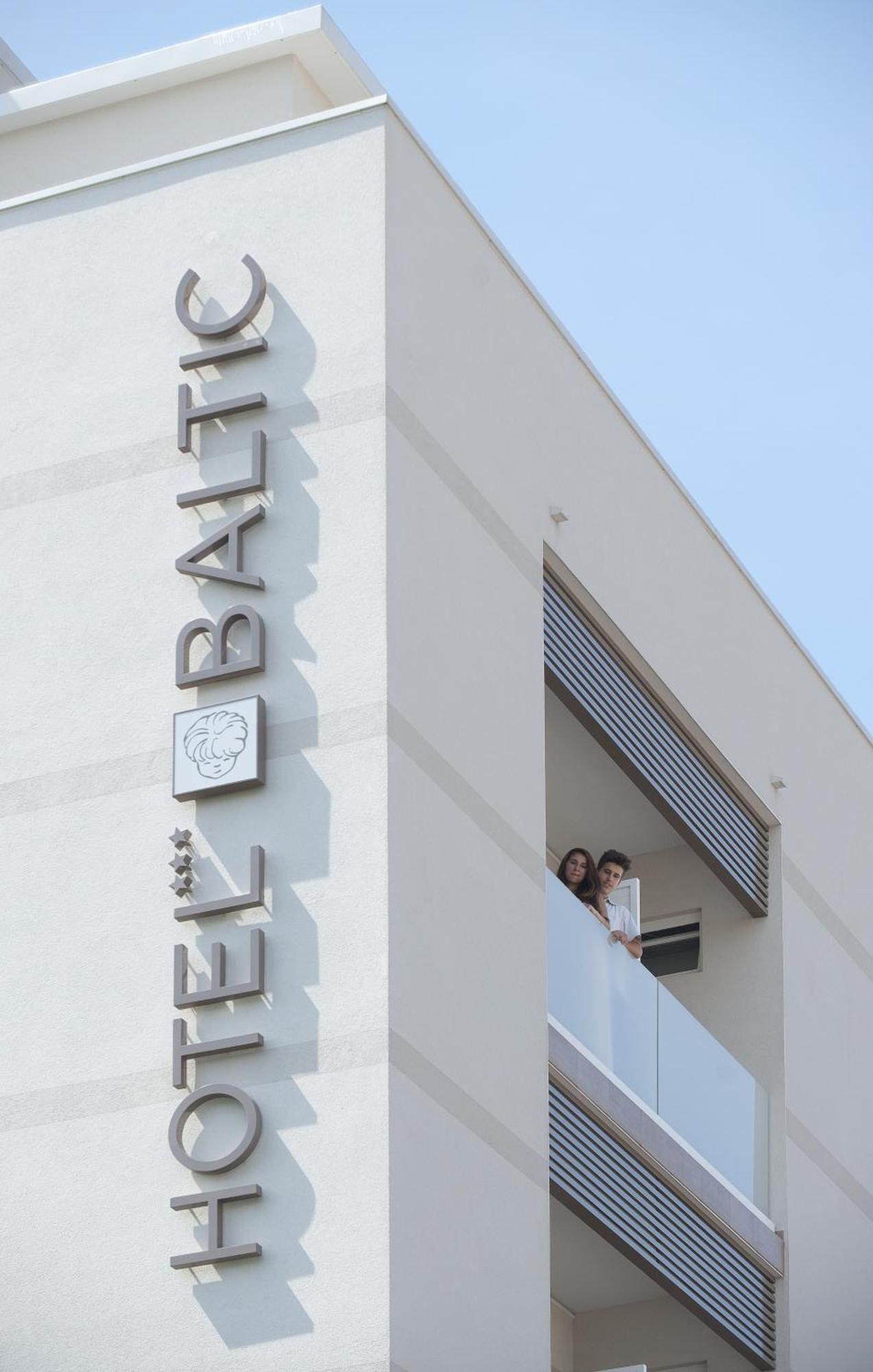Hotel Baltic Rimini Buitenkant foto