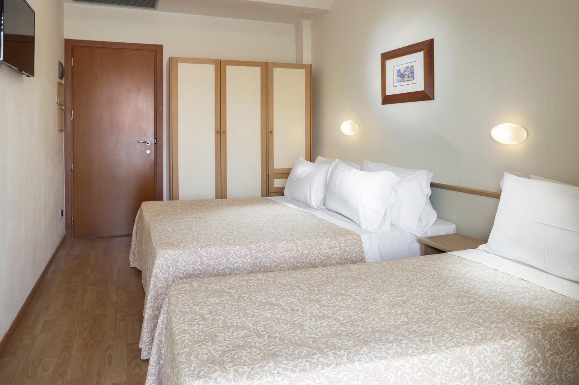 Hotel Baltic Rimini Buitenkant foto