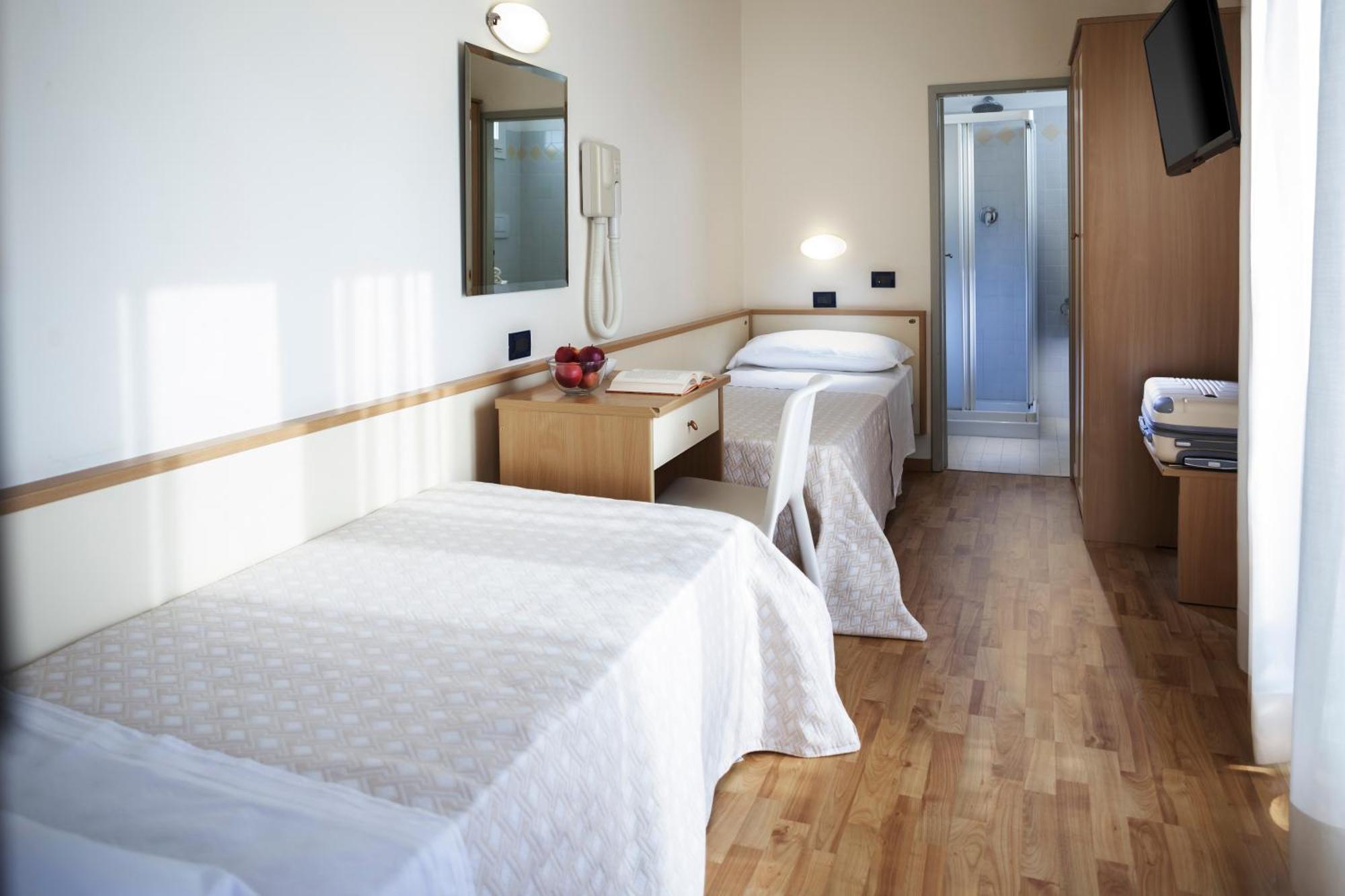 Hotel Baltic Rimini Buitenkant foto